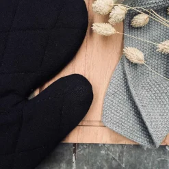 VIAMAJA Grillhandske i sort quilt New