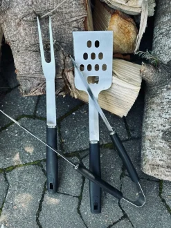 VIAMAJA Grillredskaber med sort skaft – Sæt med 3 dele Clearance
