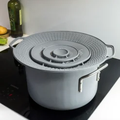 VIAMAJA Grydelåg med overkogningssikring Clearance