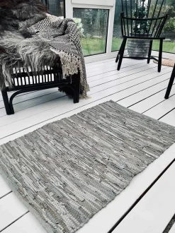 VIAMAJA Gulvtæppe i skind - 60x90