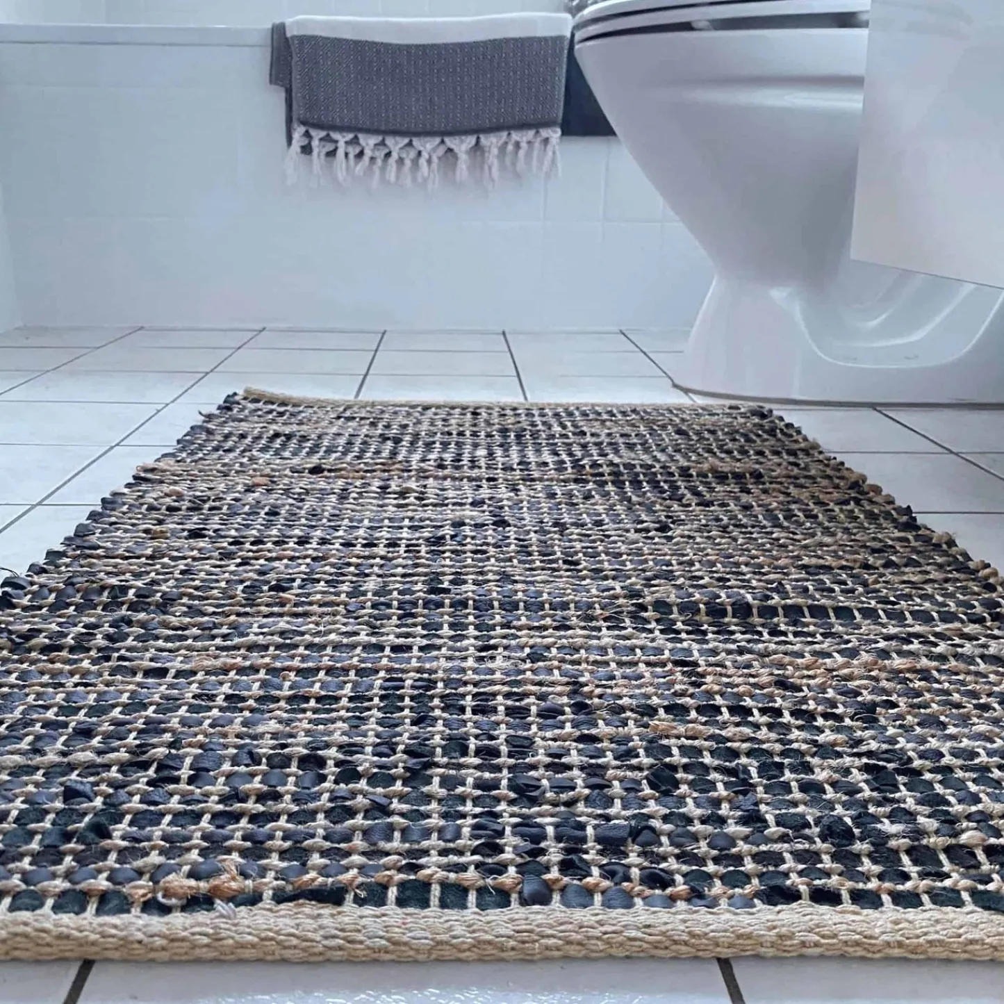 VIAMAJA Gulvtæppe i skind og jute / bademåtte – 60x90cm Sale