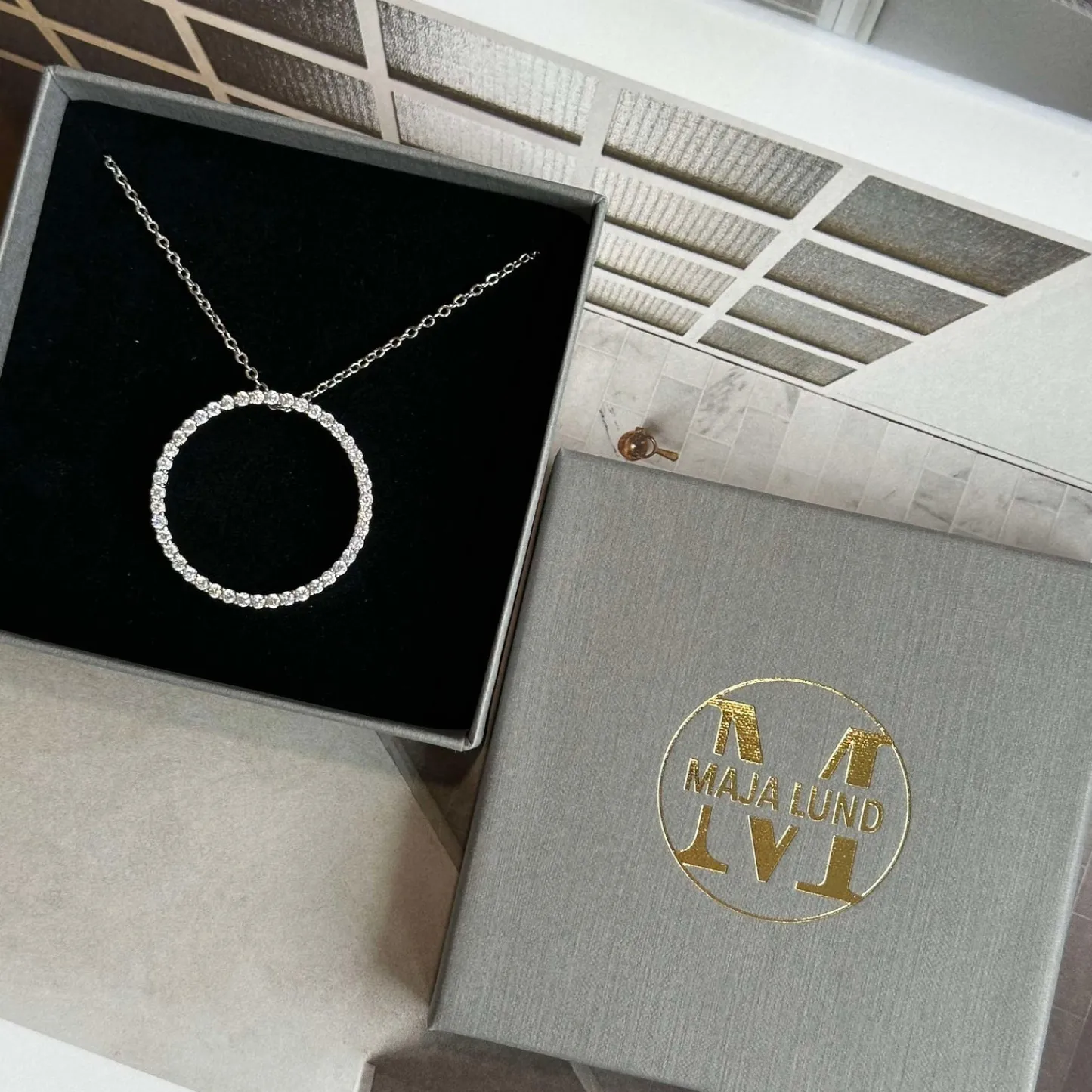 VIAMAJA Halskæde Kendal - rhodium belagt Clearance