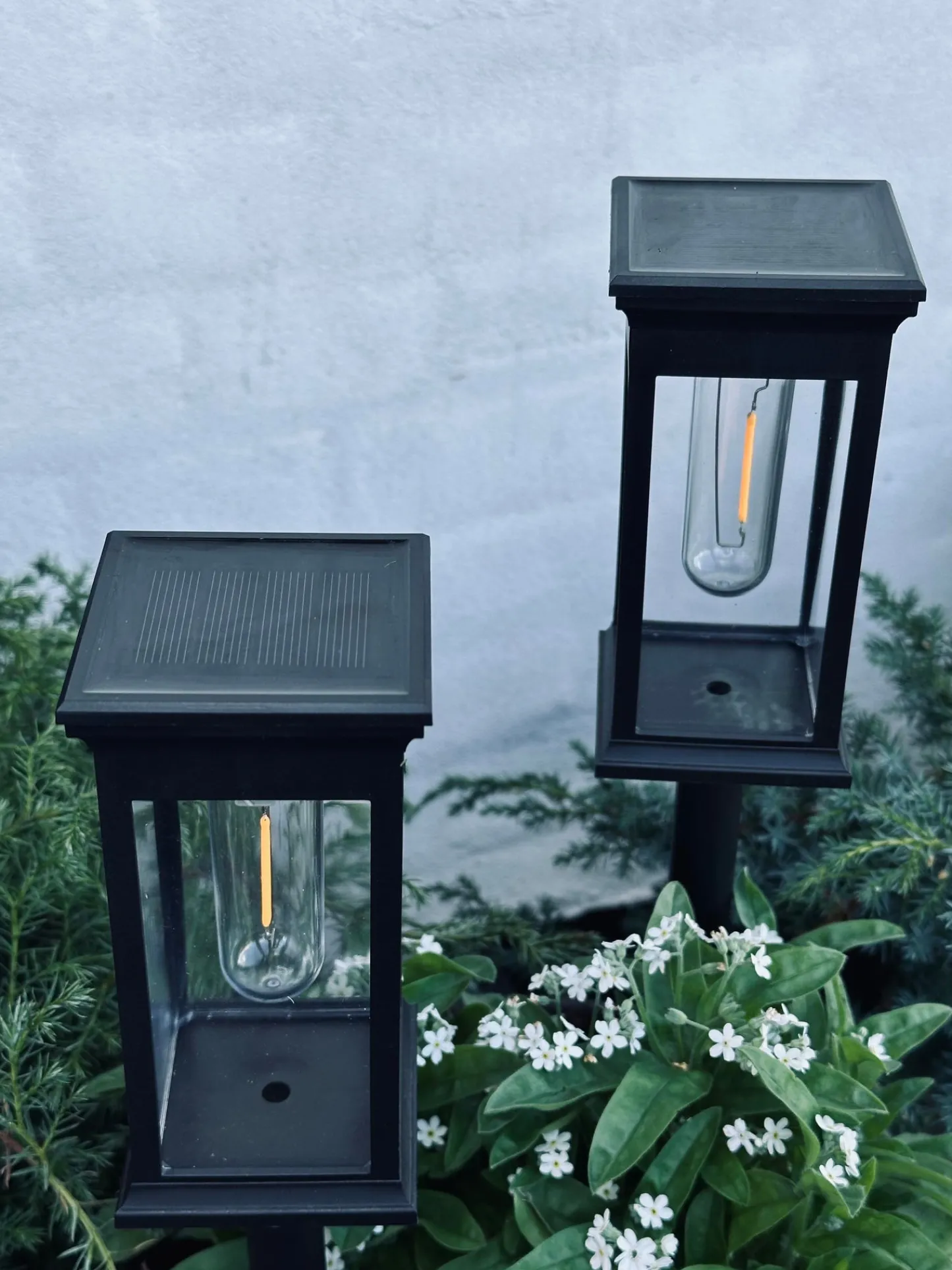 VIAMAJA Havelampe MIRA med solar – Sæt med 2 stk. Online