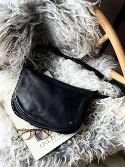 VIAMAJA Håndtaske med smuk fletrem - Black