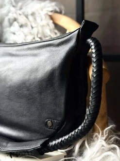 VIAMAJA Håndtaske med smuk fletrem - Black