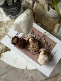 VIAMAJA Hængende Fluffy Får - Flere farver Discount