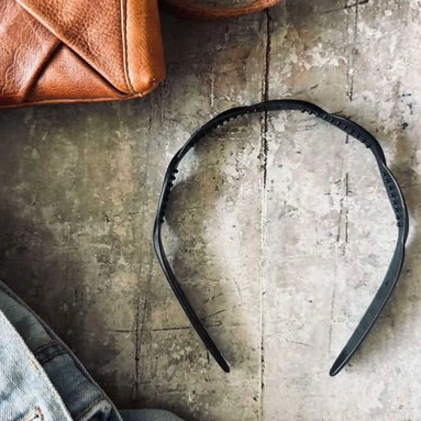 VIAMAJA Hårbøjle Twist Mat Black Online