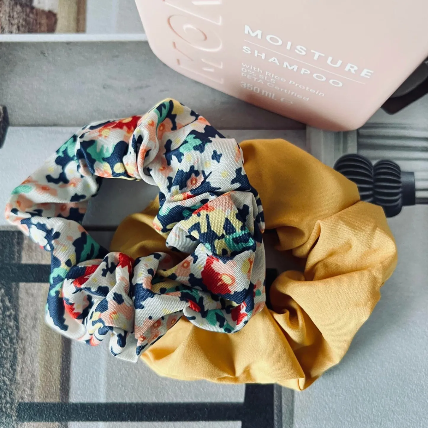 VIAMAJA Hårelastikker scrunchie 2 stk - Gul mix Clearance