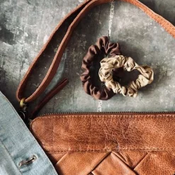 VIAMAJA Hårelastikker Scrunchie Brown - 2 stk Sale