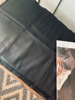 VIAMAJA Hynde i læder 90 cm – Sort bøffellæder Sale