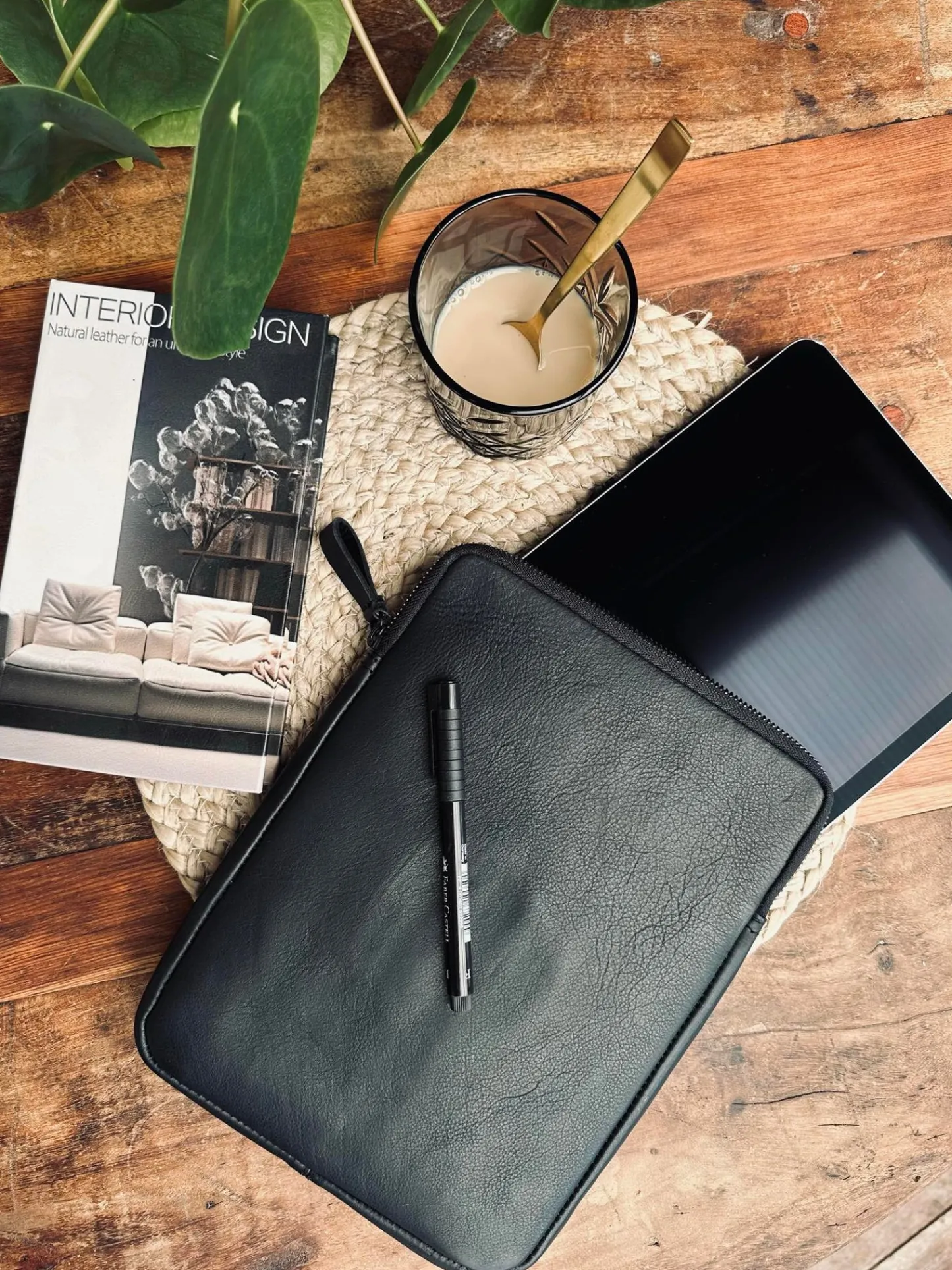VIAMAJA Ipad sleeve - Black / Black Discount