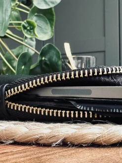 VIAMAJA Ipad sleeve - Black / Gold Clearance