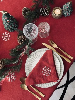 VIAMAJA Juledug Rød JUL med broderi - Flere størrelser