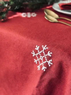VIAMAJA Juledug Rød JUL med broderi - Flere størrelser