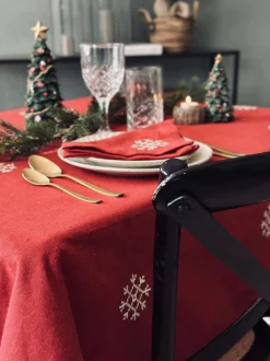 VIAMAJA Juledug Rød JUL med broderi - Flere størrelser