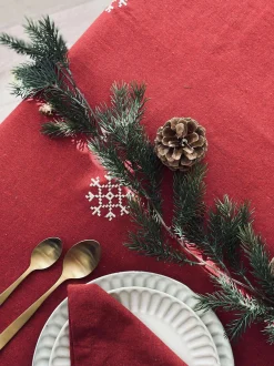 VIAMAJA Juledug Rød JUL med broderi - Flere størrelser