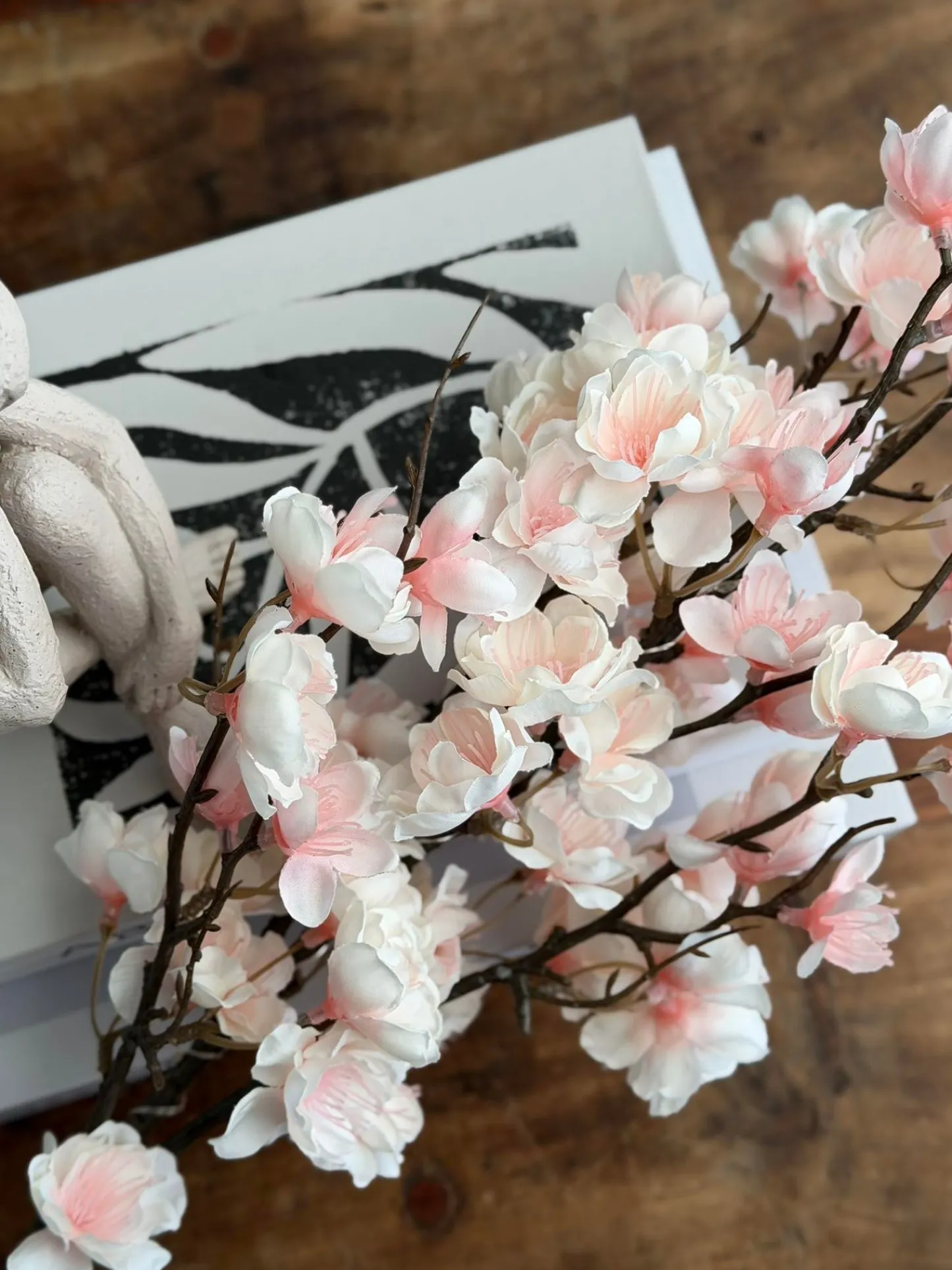 VIAMAJA Kirsebærgren med lys - Rosa Sale