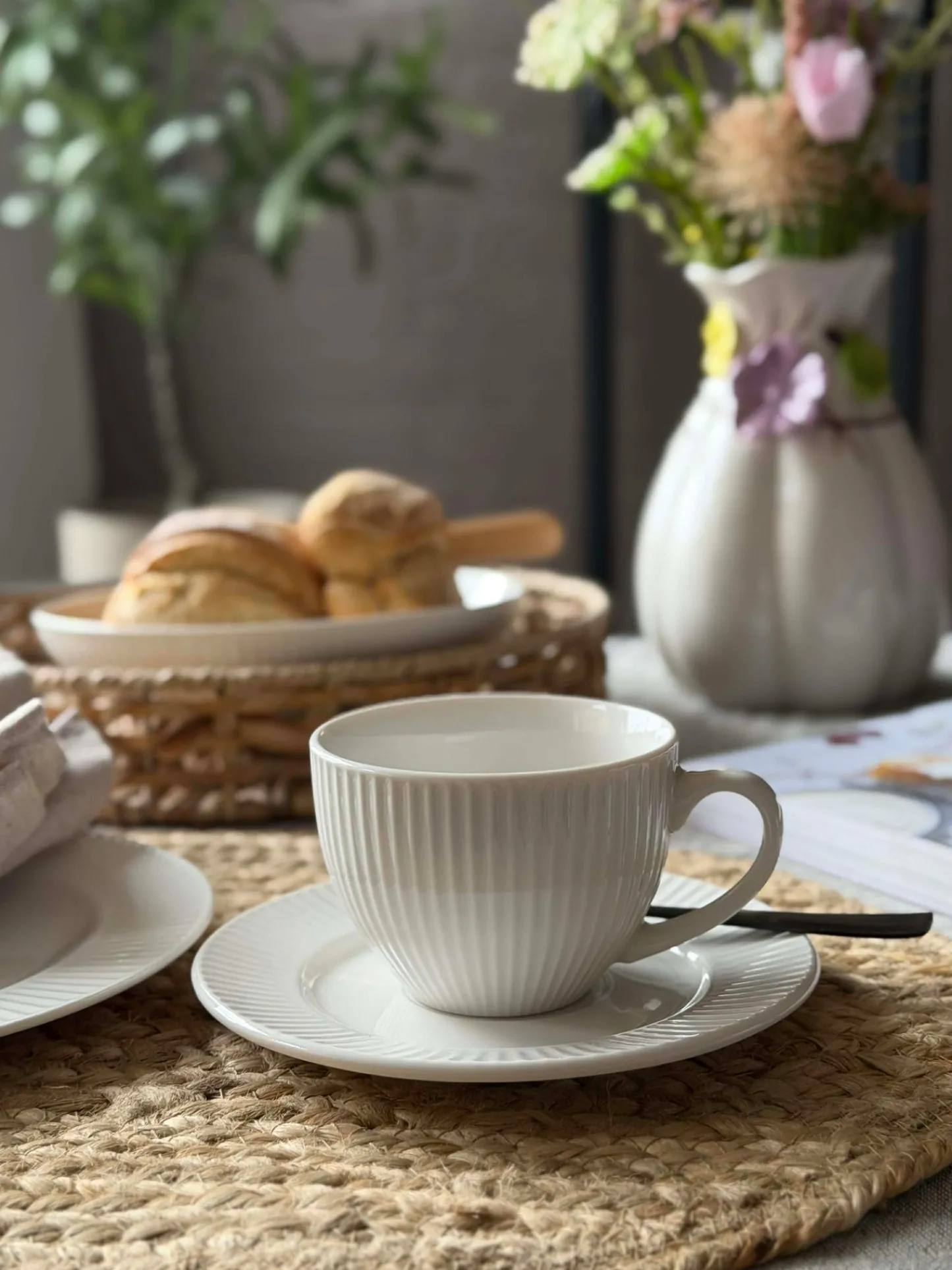 VIAMAJA Kop og underkop - Riflet porcelæn Outlet