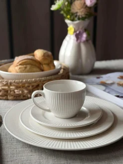 VIAMAJA Kop og underkop - Riflet porcelæn Outlet
