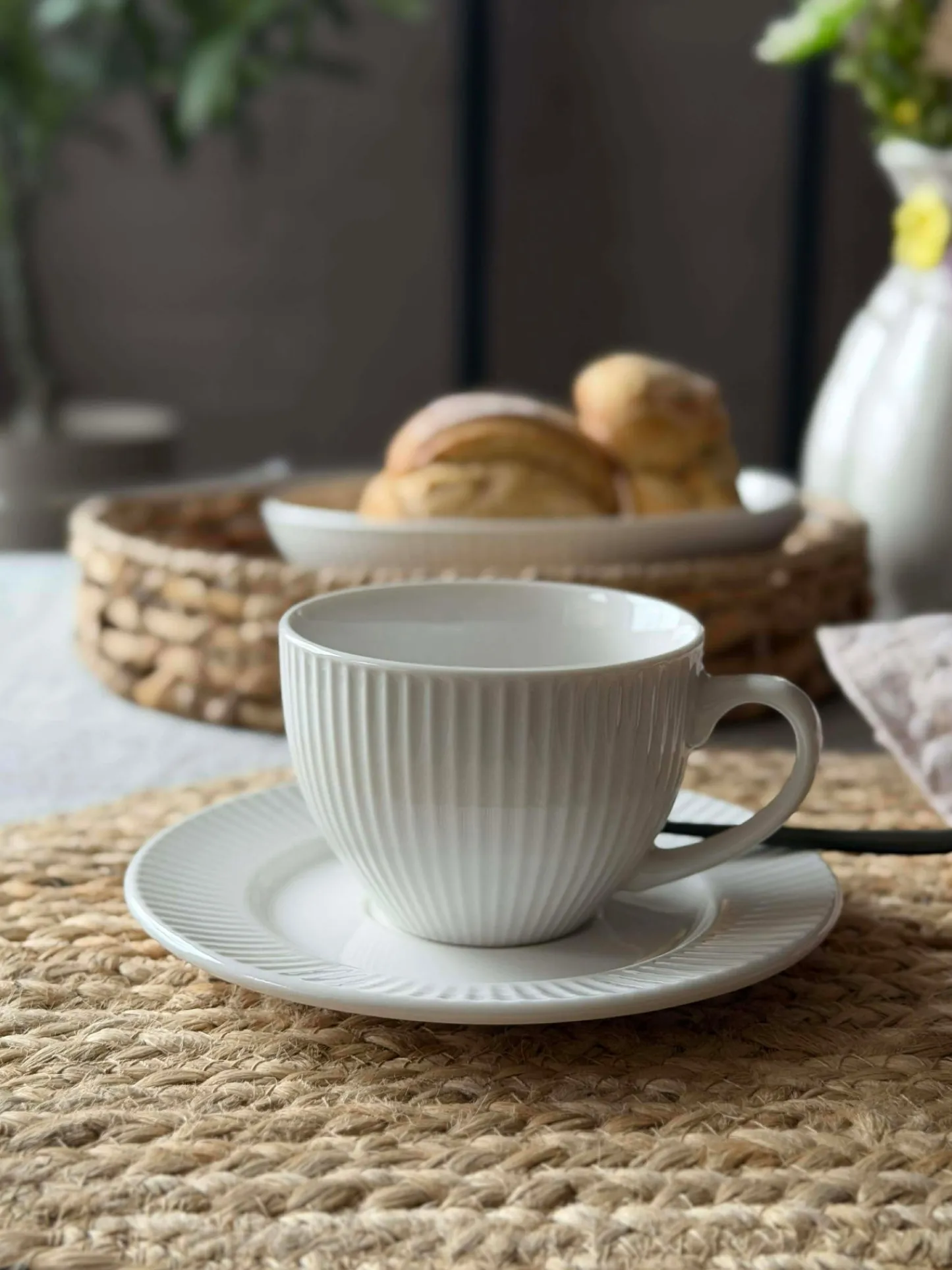 VIAMAJA Kop og underkop - Riflet porcelæn Outlet