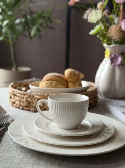 VIAMAJA Kop og underkop - Riflet porcelæn Outlet