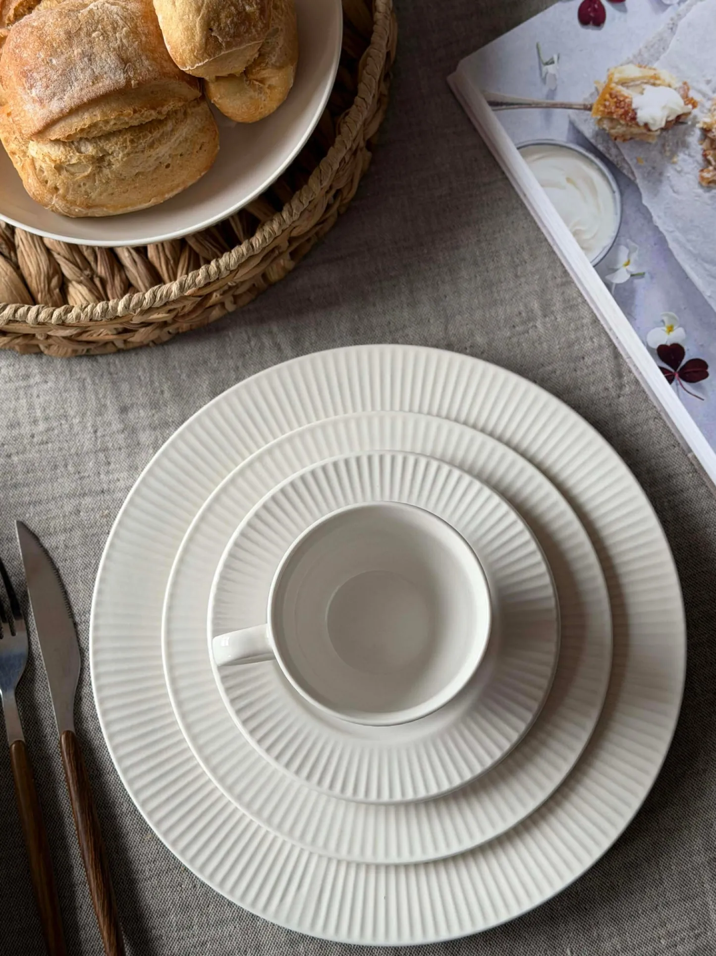 VIAMAJA Kop og underkop - Riflet porcelæn Outlet