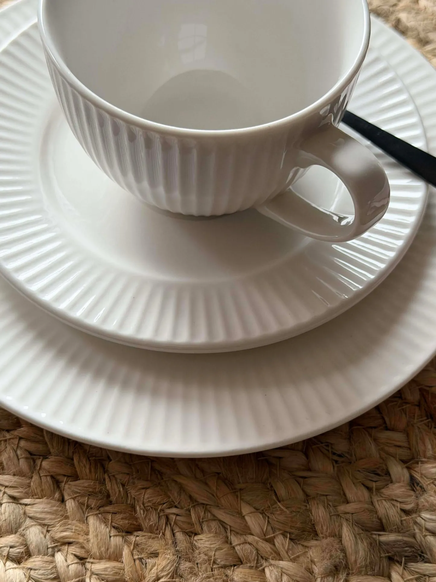 VIAMAJA Kop og underkop - Riflet porcelæn Outlet