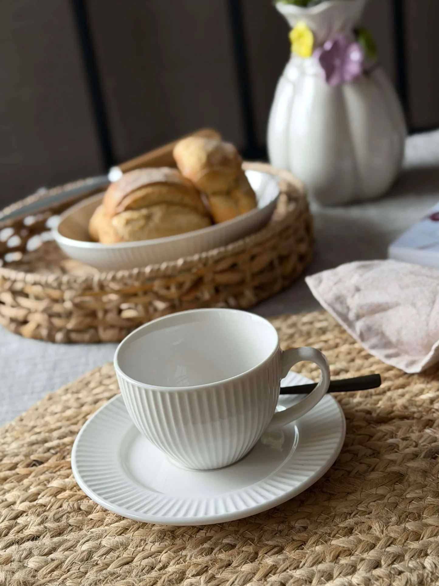 VIAMAJA Kop og underkop - Riflet porcelæn Outlet