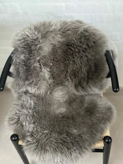 VIAMAJA Lammeskind fra New Zealand – Mocca 85x55cm Clearance