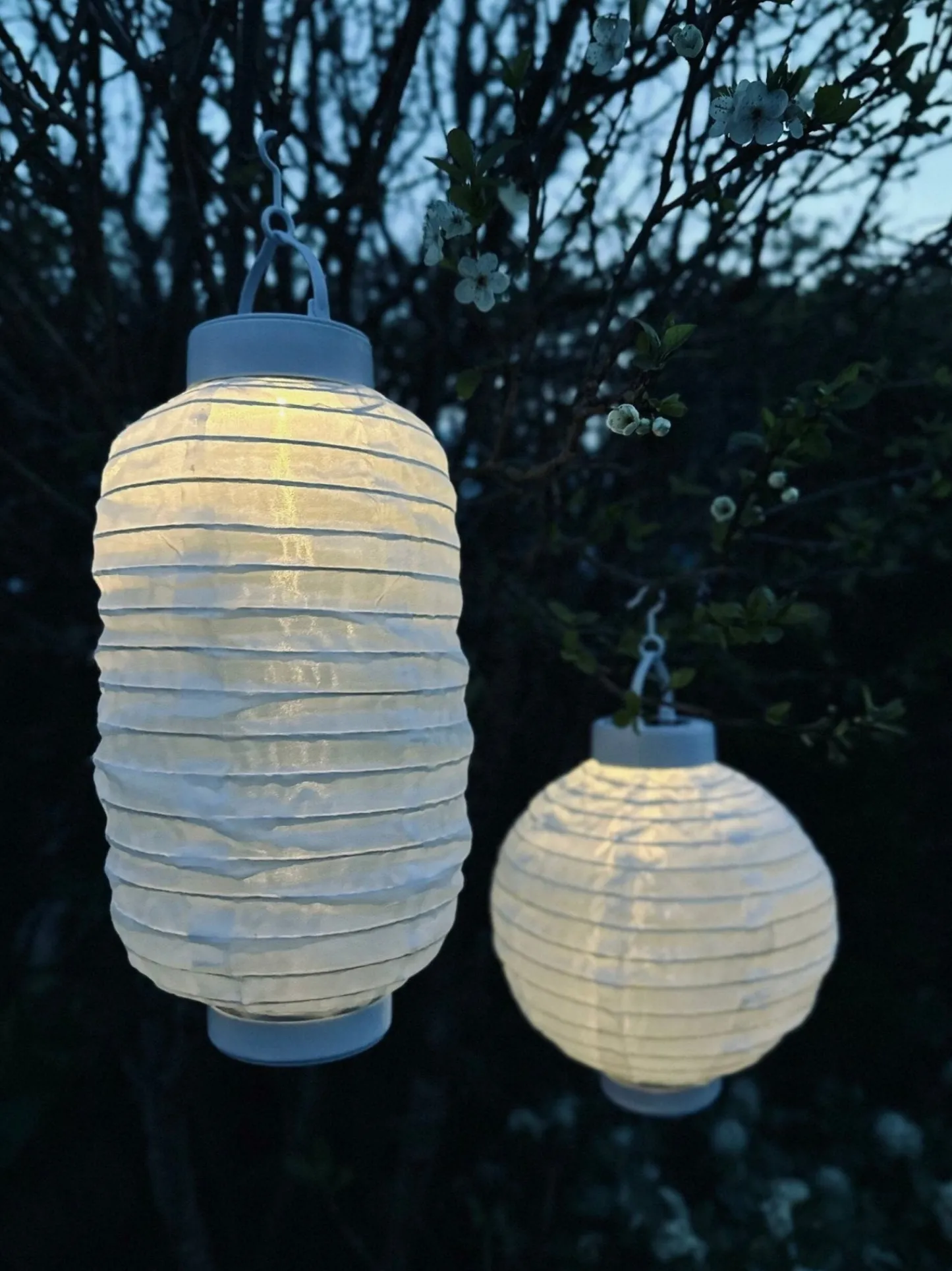 VIAMAJA Lampe med solceller – White Online