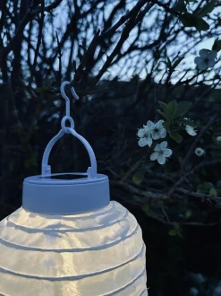 VIAMAJA Lampe med solceller – White Online