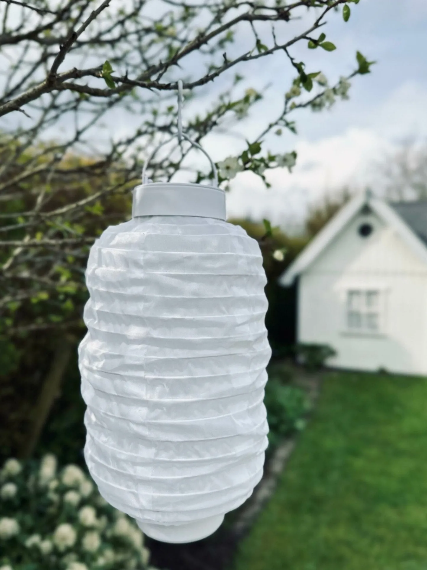 VIAMAJA Lampe med solceller – White Online
