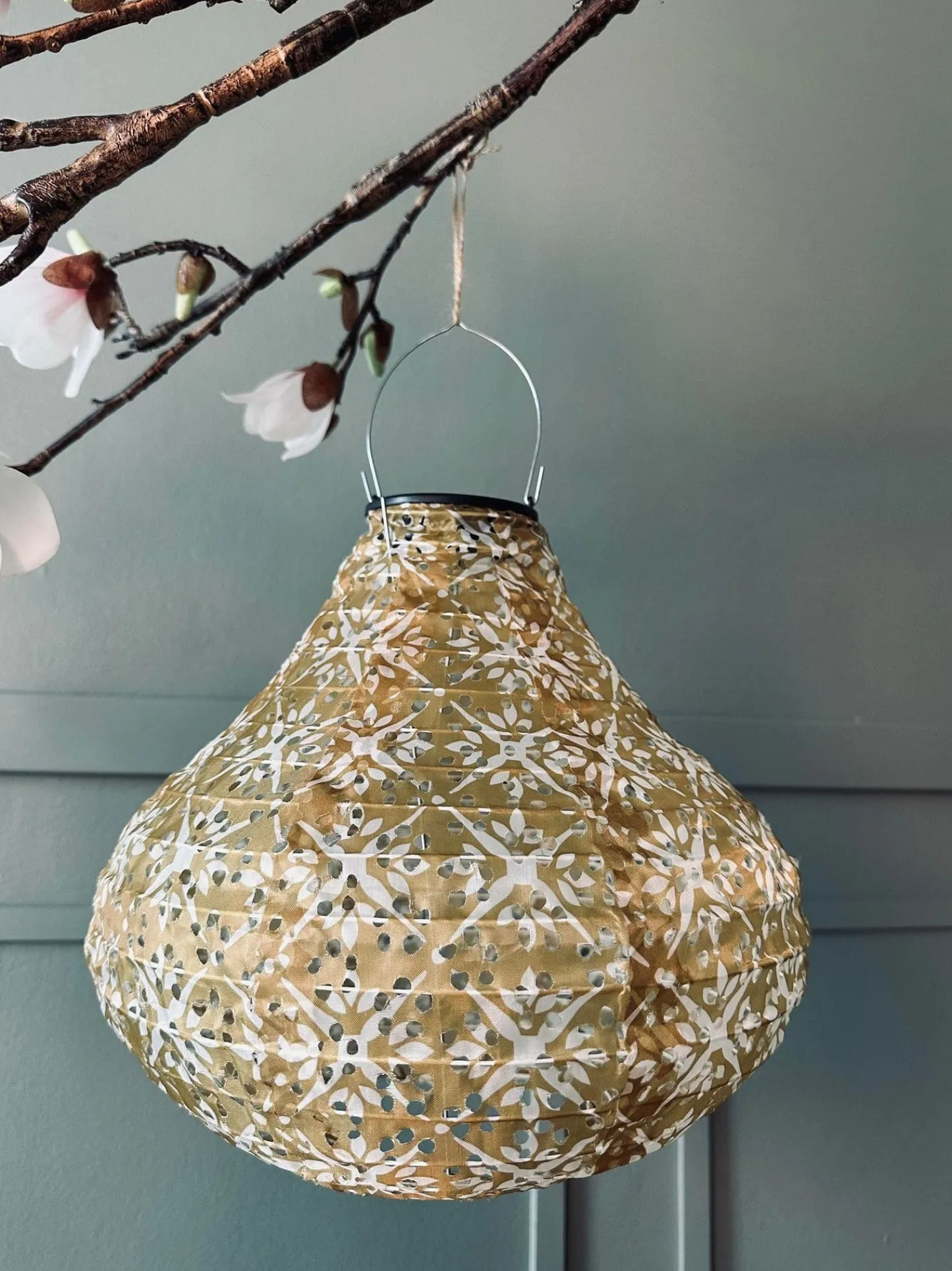 VIAMAJA Lampe med solceller Pear - SUMMER GOLD New