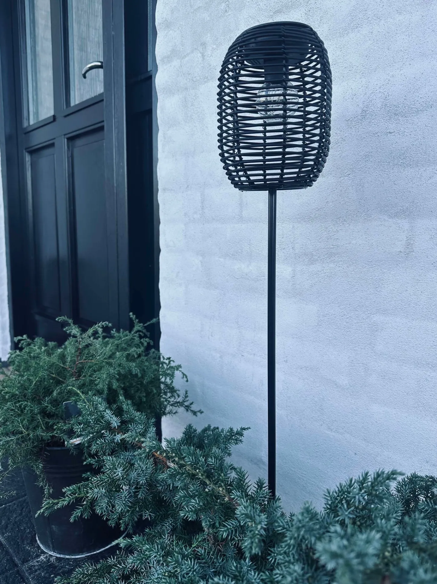 VIAMAJA Lanterne på spyd Black - Solar