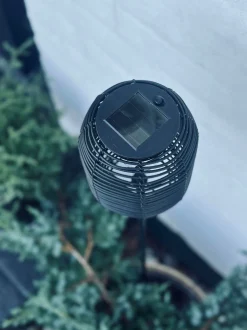 VIAMAJA Lanterne på spyd Black - Solar