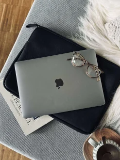 VIAMAJA Laptop sleeve - Black / black Clearance
