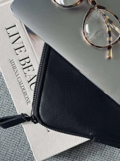 VIAMAJA Laptop sleeve - Black / black Clearance