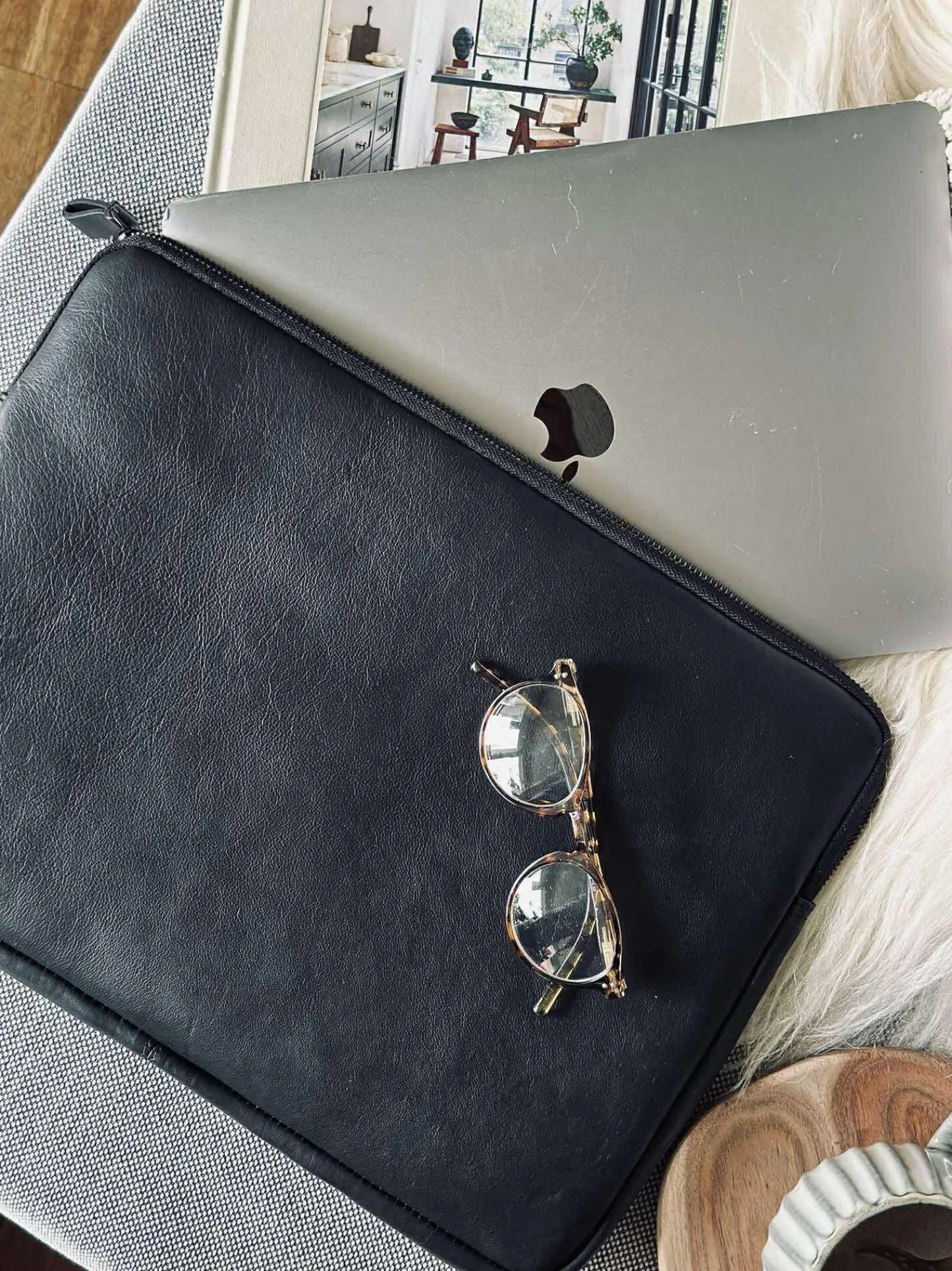 VIAMAJA Laptop sleeve - Black / black Clearance