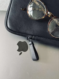 VIAMAJA Laptop sleeve - Black / black Clearance