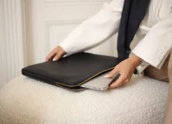 VIAMAJA Laptop sleeve - Black / Gold Clearance