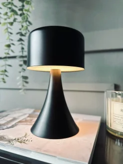 VIAMAJA LED Bordlampe Black