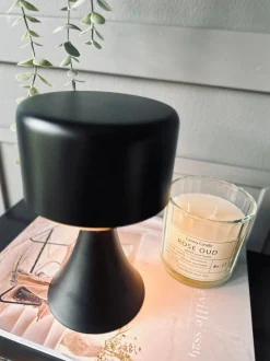 VIAMAJA LED Bordlampe Black