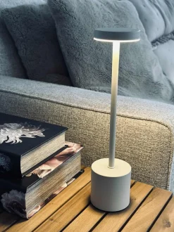 VIAMAJA LED bordlampe KELLY Hvid - genopladelig Online