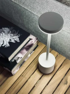 VIAMAJA LED bordlampe KELLY Hvid - genopladelig Online