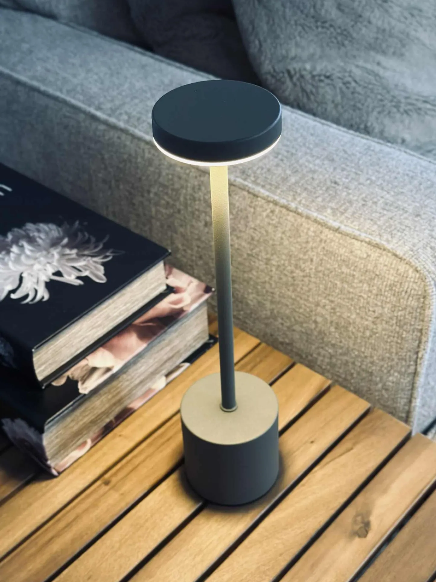 VIAMAJA LED bordlampe KELLY Taupe - genopladelig Online