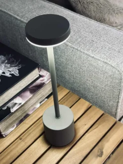 VIAMAJA LED bordlampe KELLY Taupe - genopladelig Online