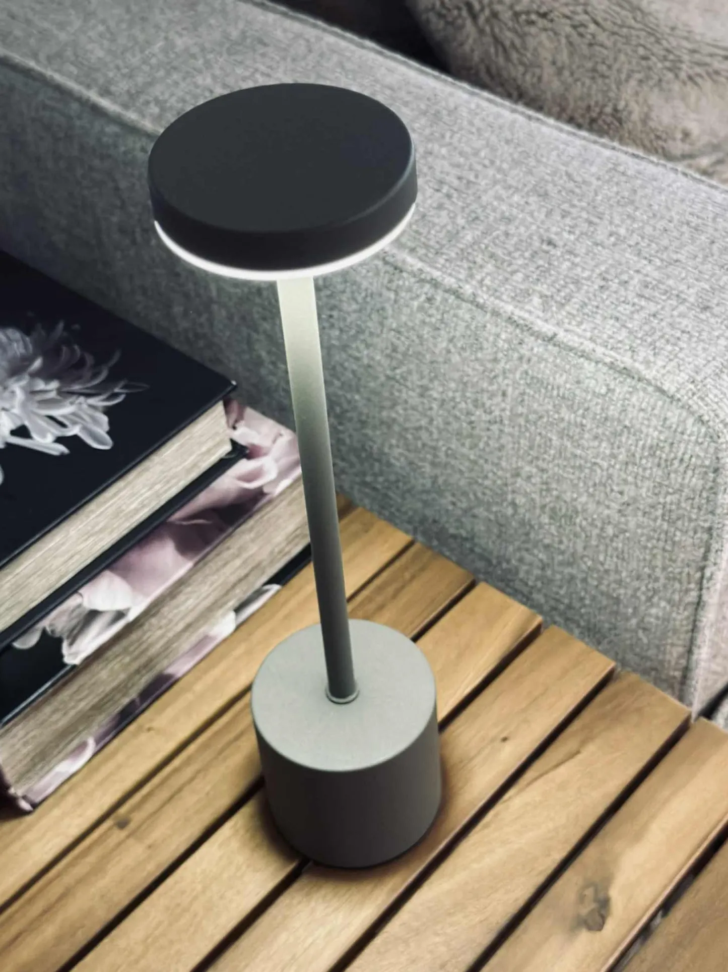 VIAMAJA LED bordlampe KELLY Taupe - genopladelig Online