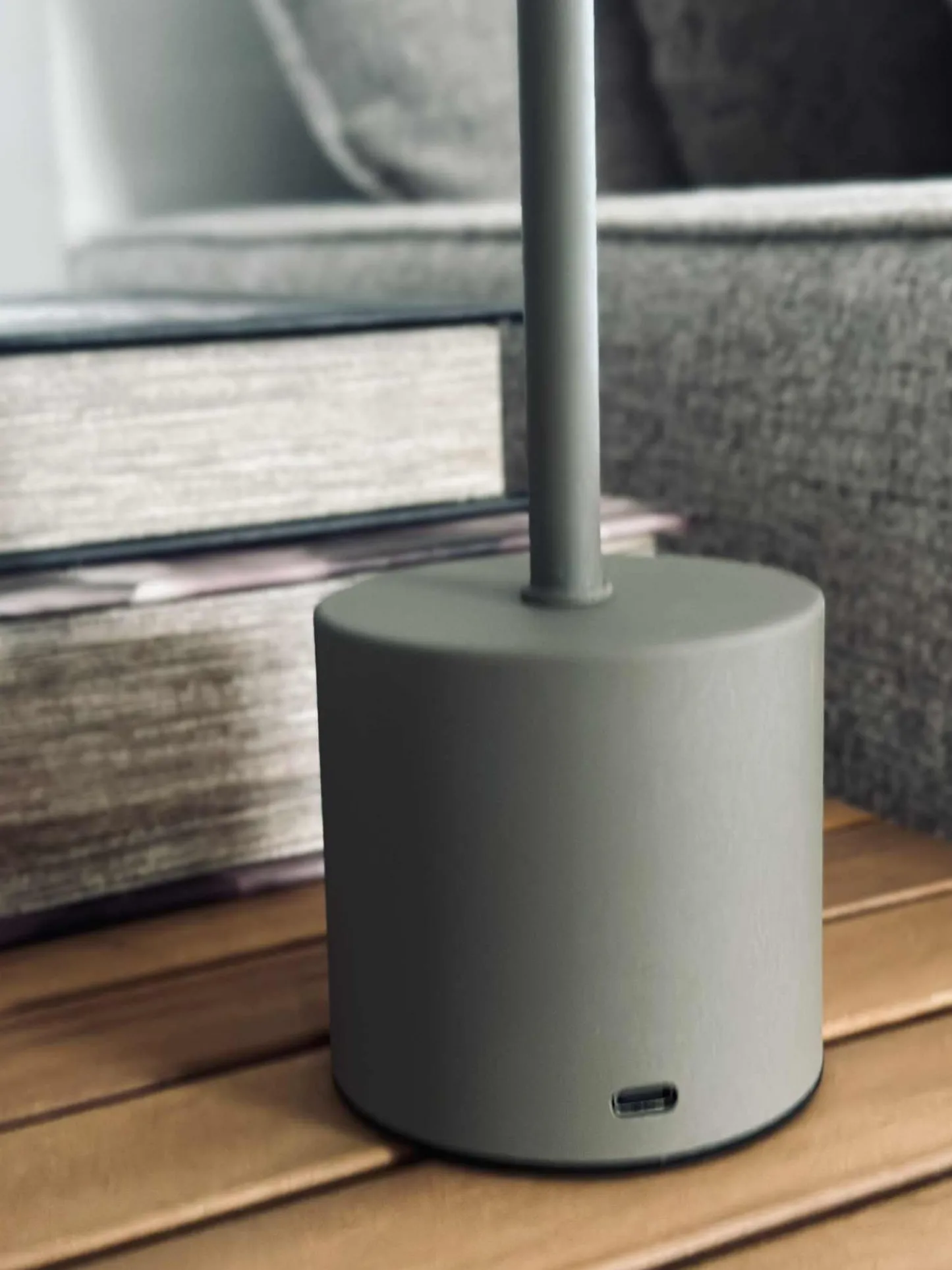 VIAMAJA LED bordlampe KELLY Taupe - genopladelig Online