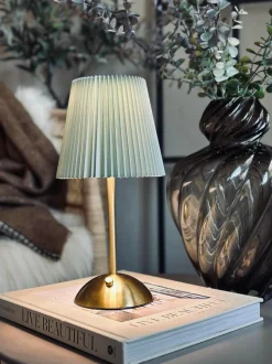 VIAMAJA LED bordlampe Large Plisse´ - genopladelig New