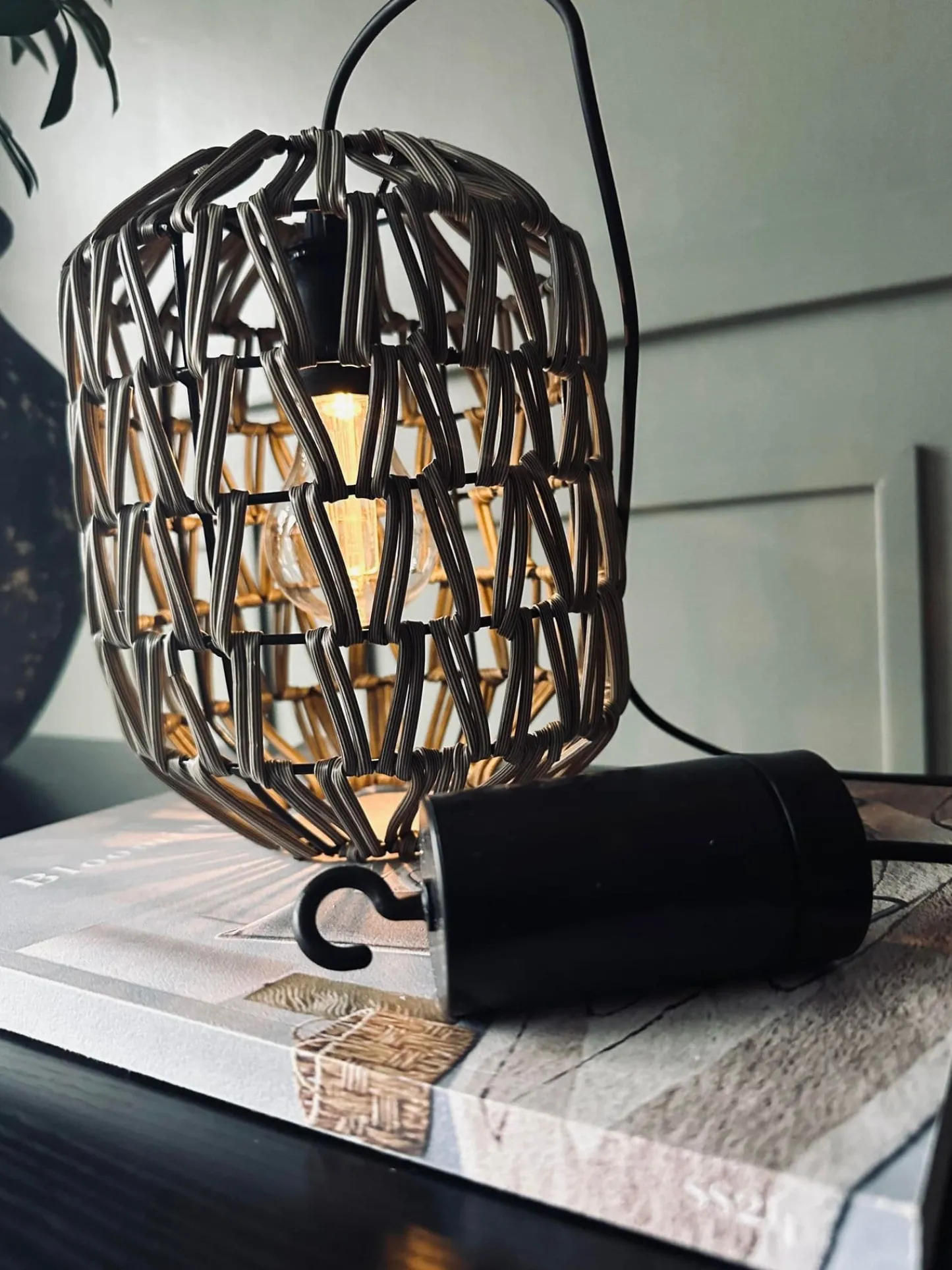 VIAMAJA LED lampe til batterier m. Timerfunktion – Godkendt til inde / ude